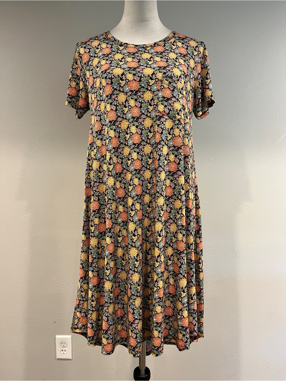 ‎LuLaRoe short sleeve floral dress size extra small